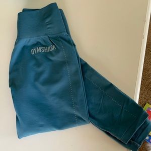 Gym shark leggings